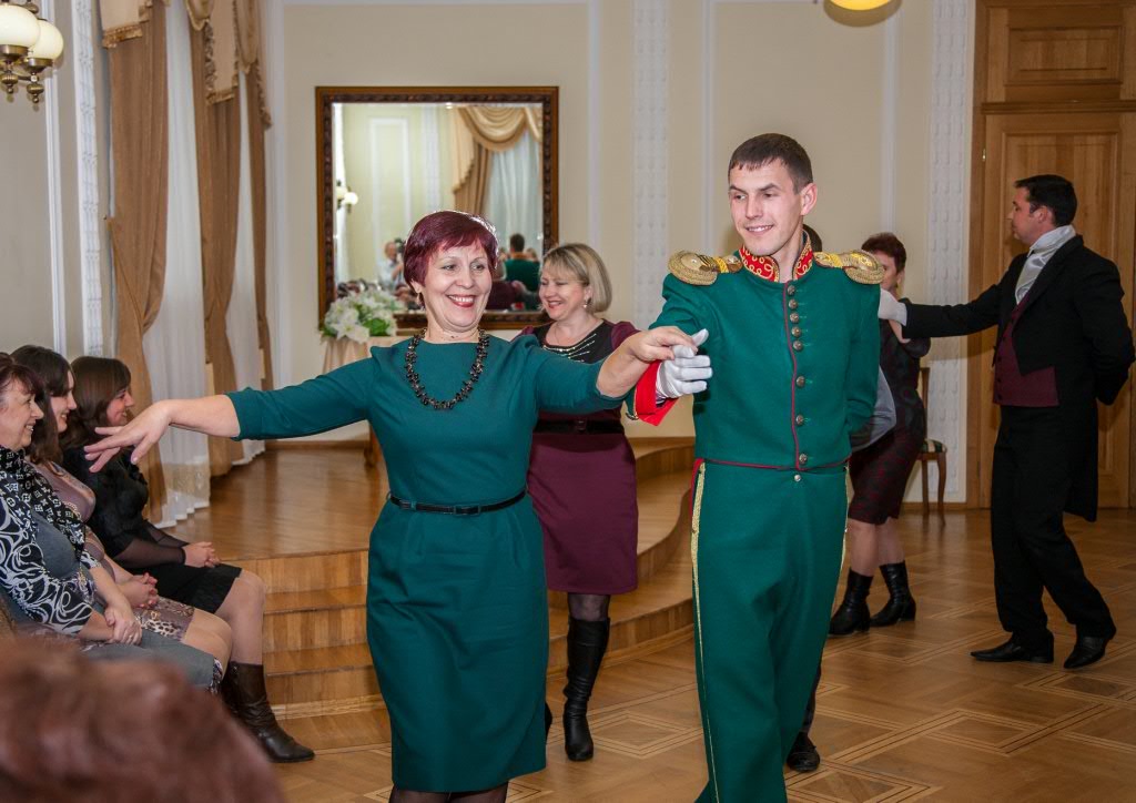 Бал 19 века