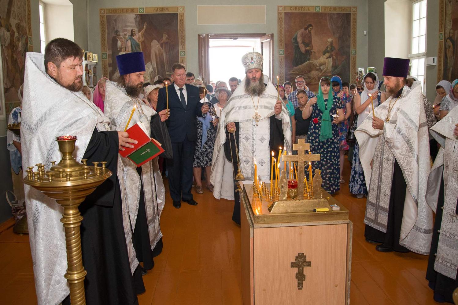 На панихиде в церкви Михаила Архистратига. Фото: А. Семенов