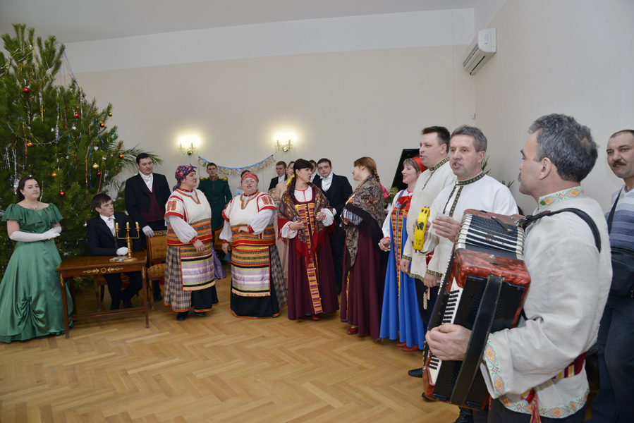 Выступление фольклорного коллектива