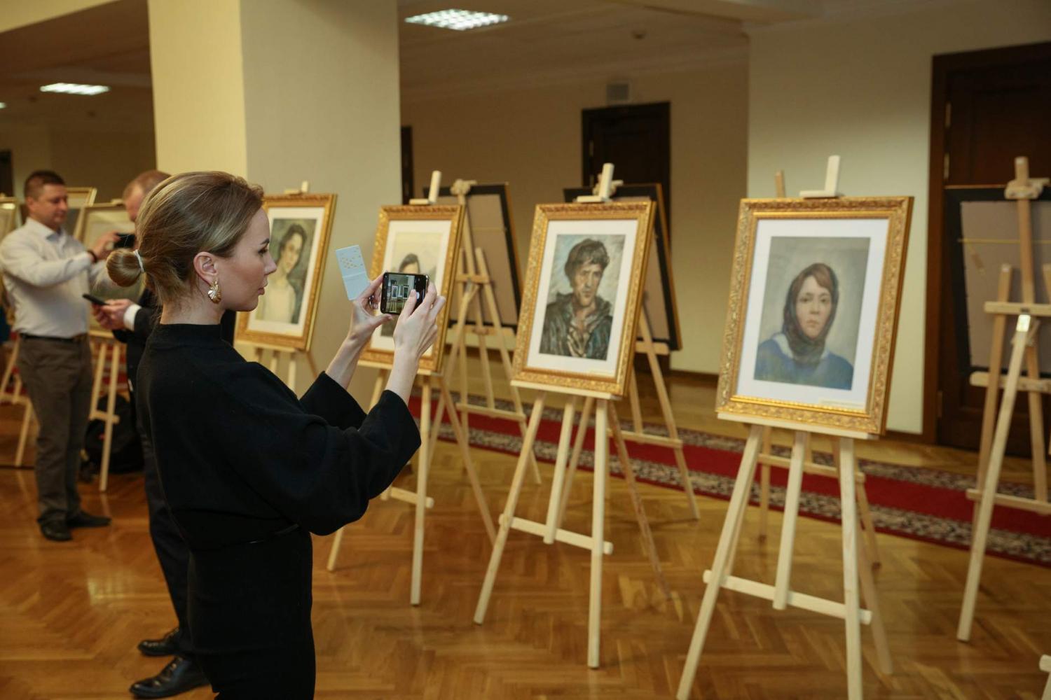 Выставка Г.  Салькова в Государственной Думе, посвященная 205-летию со дня рождения М.Ю. Лермонтова и 80-летию музея «Тарханы»