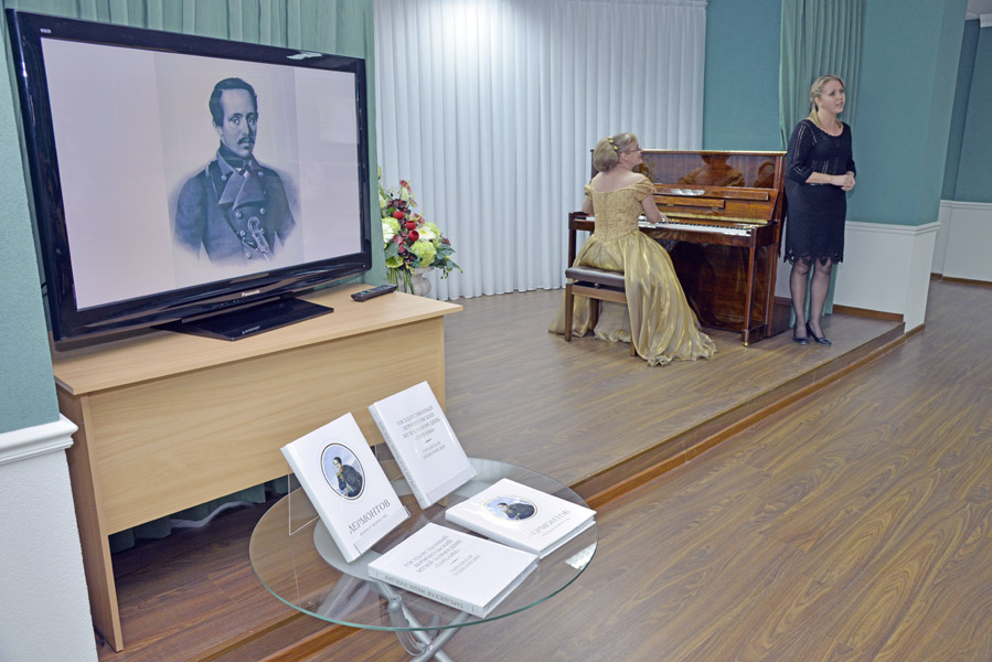Выступление сотрудников музея