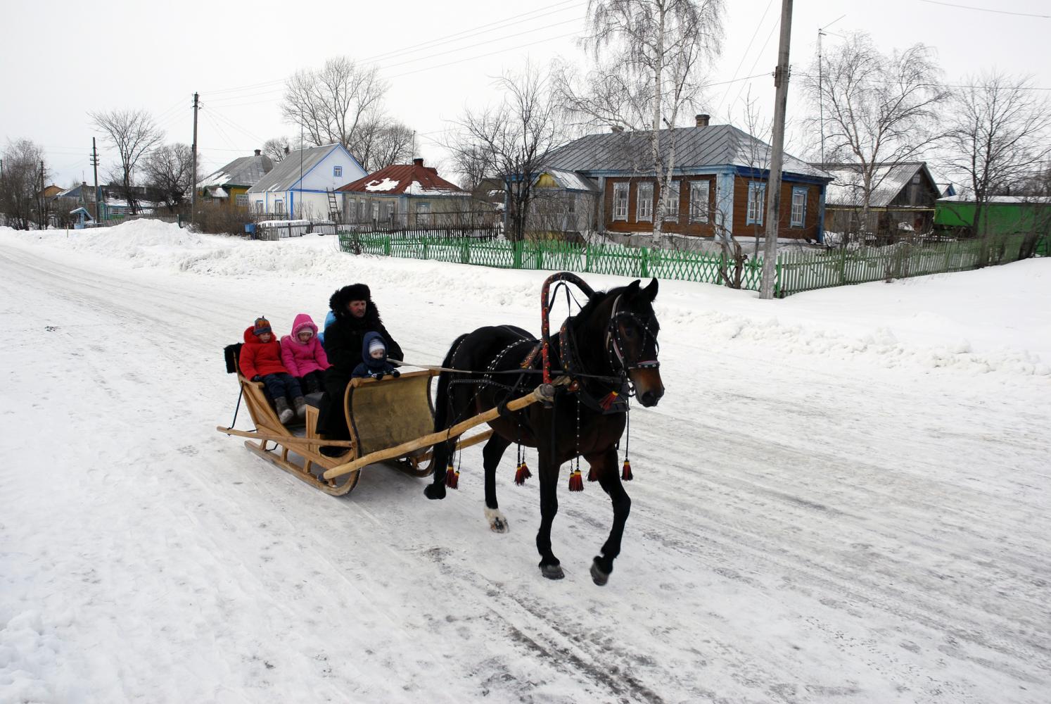 Катание в санях по селу Лермонтову