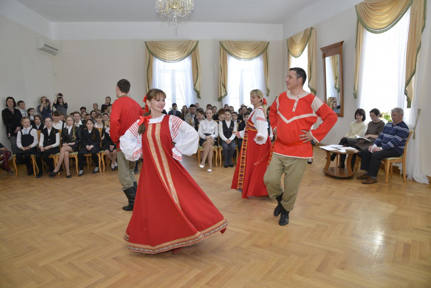 Праздничный концерт. Фольклорный коллектив музея "Тарханские посиделки"