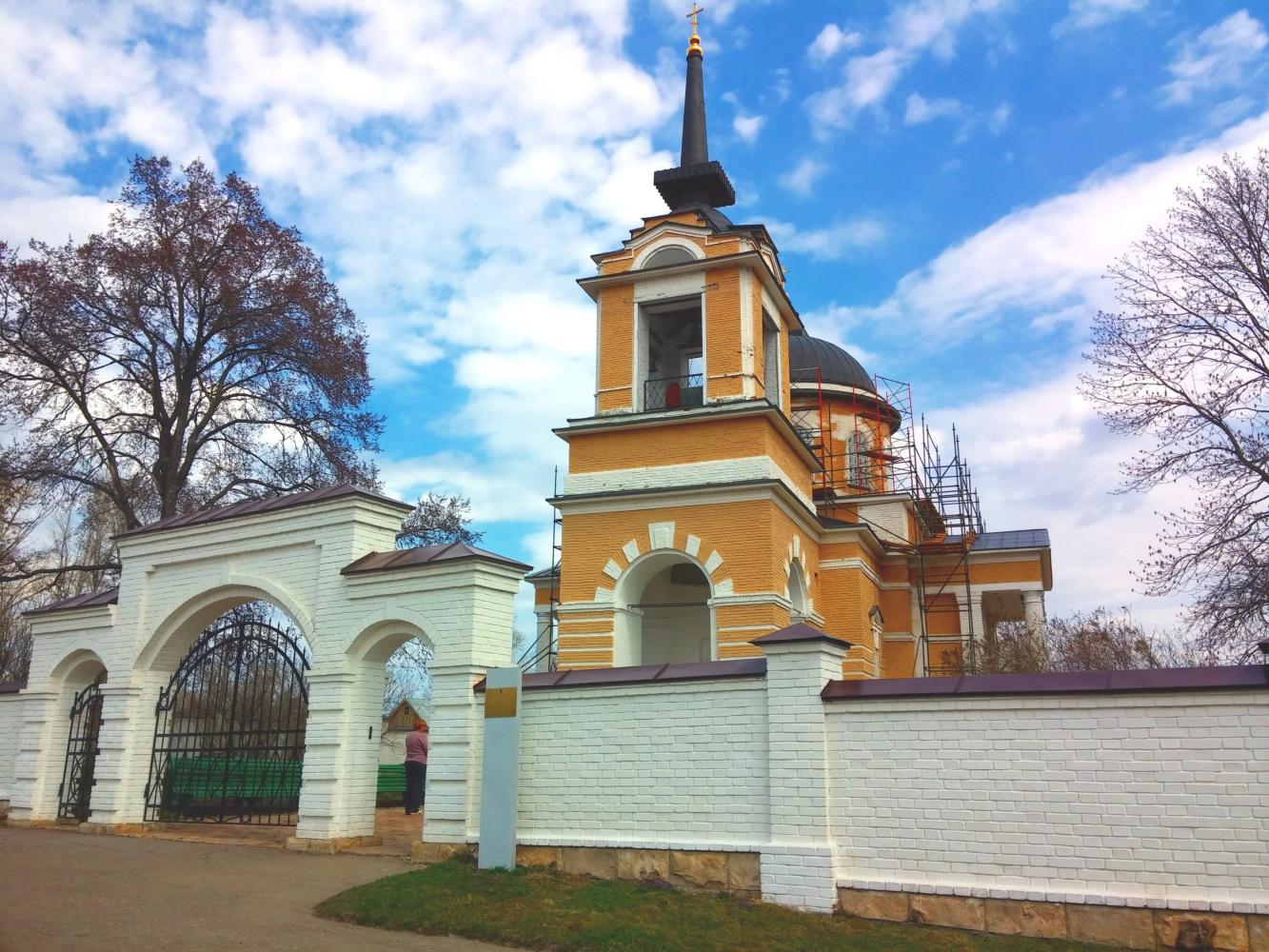 Церковь Михаила Архистратига. 23 апреля 2014 года