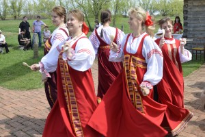 Танцы фольклорного коллектива "Тарханские посиделки" 